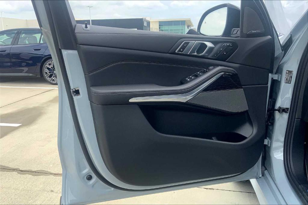 new 2026 BMW X7 car, priced at $88,483