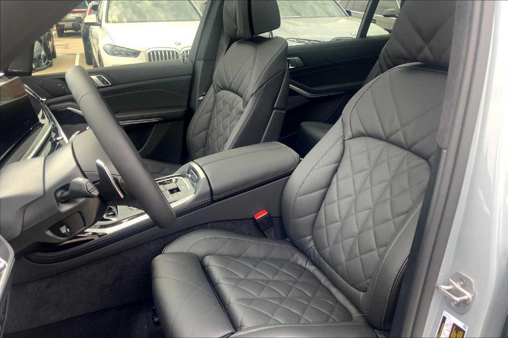 new 2026 BMW X7 car, priced at $88,483