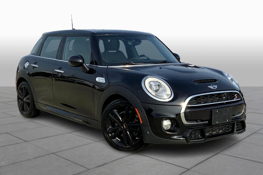 used 2018 MINI Hardtop car, priced at $18,999