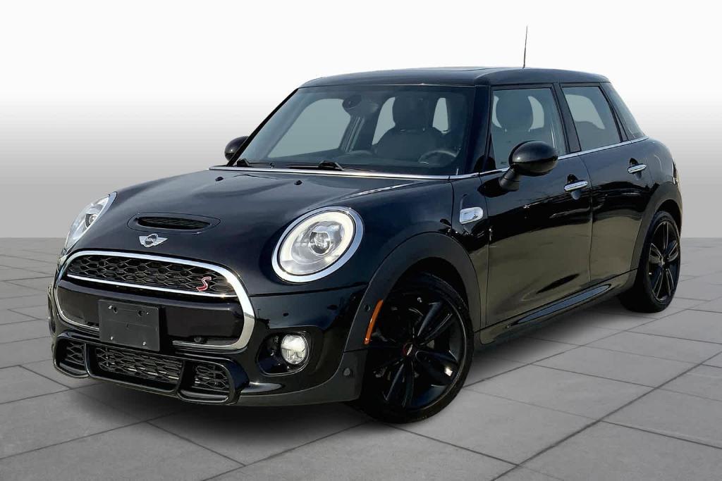 used 2018 MINI Hardtop car, priced at $18,999