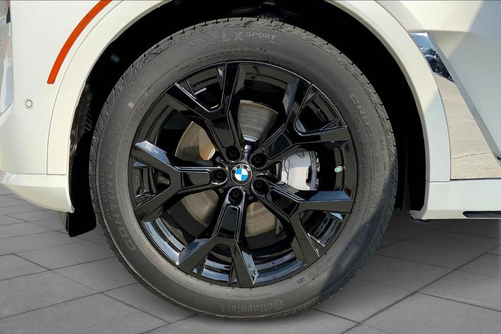 new 2025 BMW X7 car, priced at $91,620