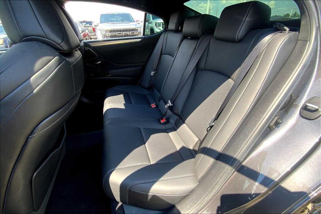 used 2022 Lexus ES 350 car, priced at $38,999