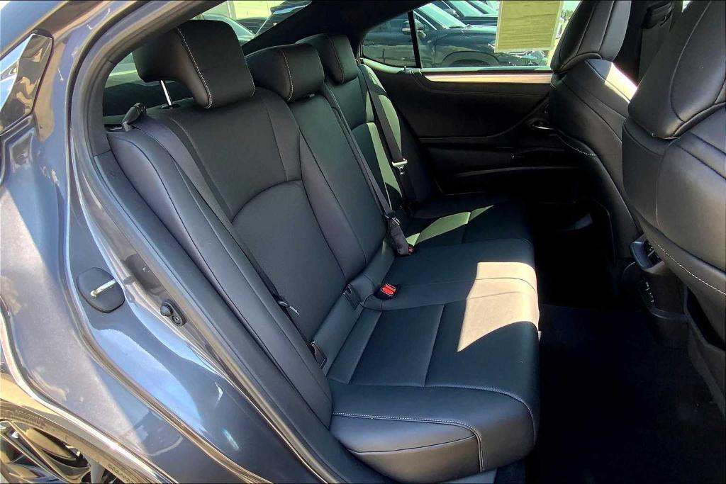 used 2022 Lexus ES 350 car, priced at $38,999
