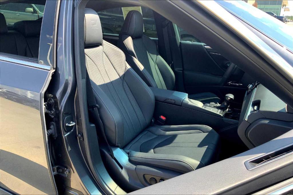 used 2022 Lexus ES 350 car, priced at $38,999