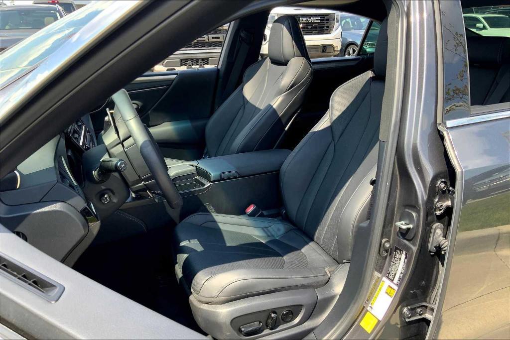 used 2022 Lexus ES 350 car, priced at $38,999