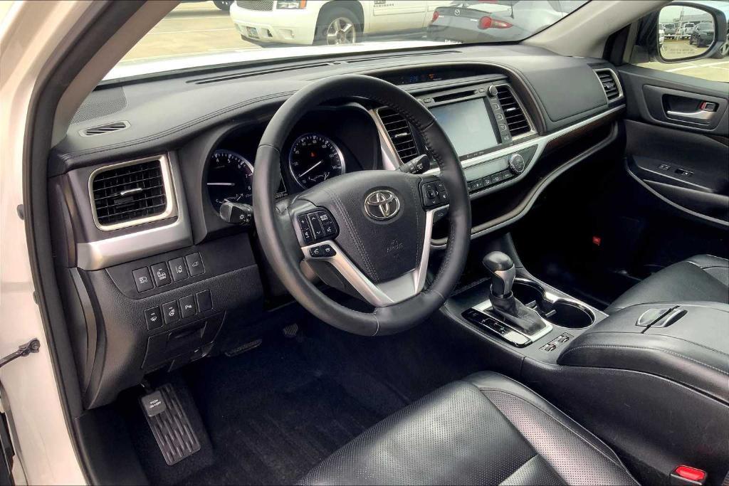 used 2016 Toyota Highlander car, priced at $16,900