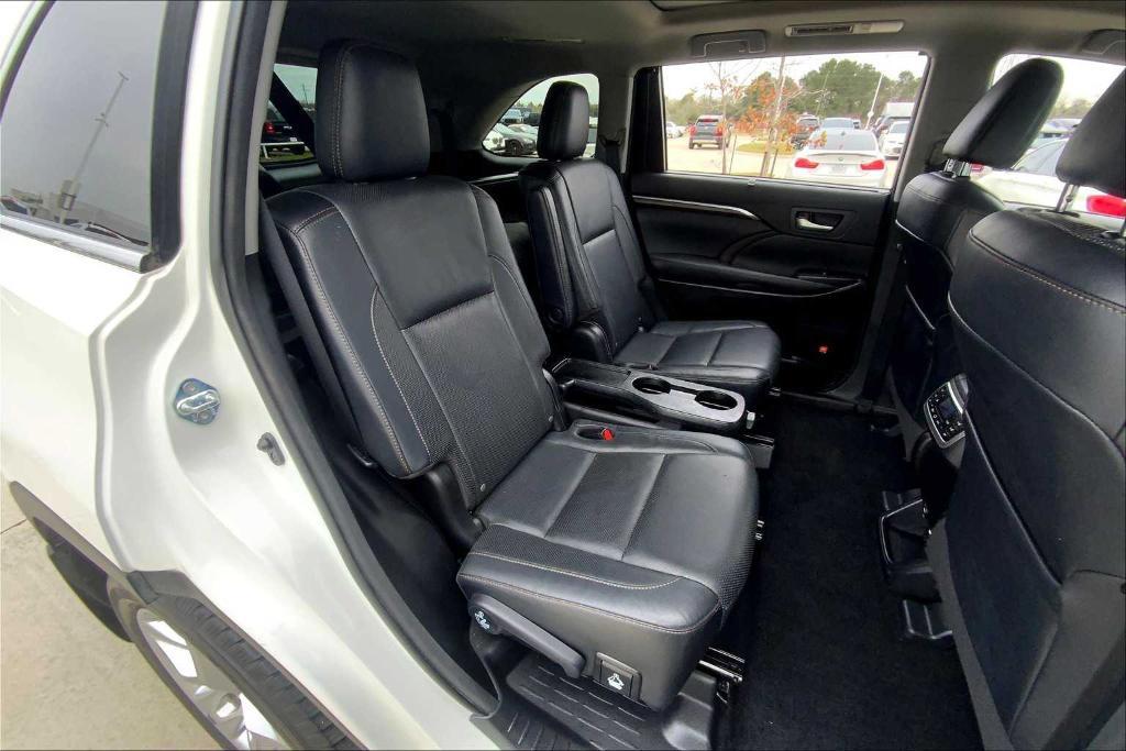 used 2016 Toyota Highlander car, priced at $16,900