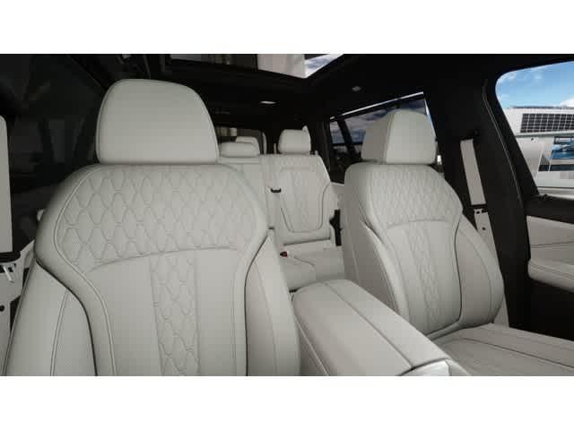 new 2026 BMW X7 car, priced at $122,615