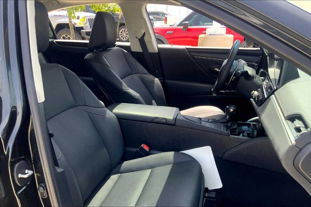 used 2022 Lexus ES 350 car, priced at $32,800