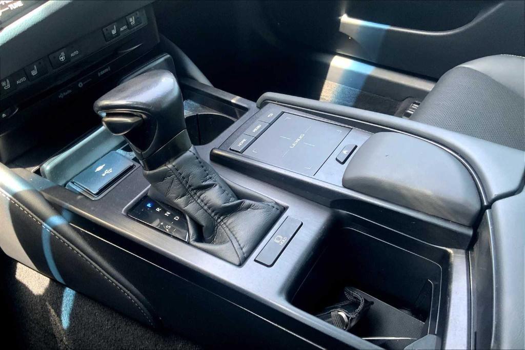 used 2022 Lexus ES 350 car, priced at $32,800