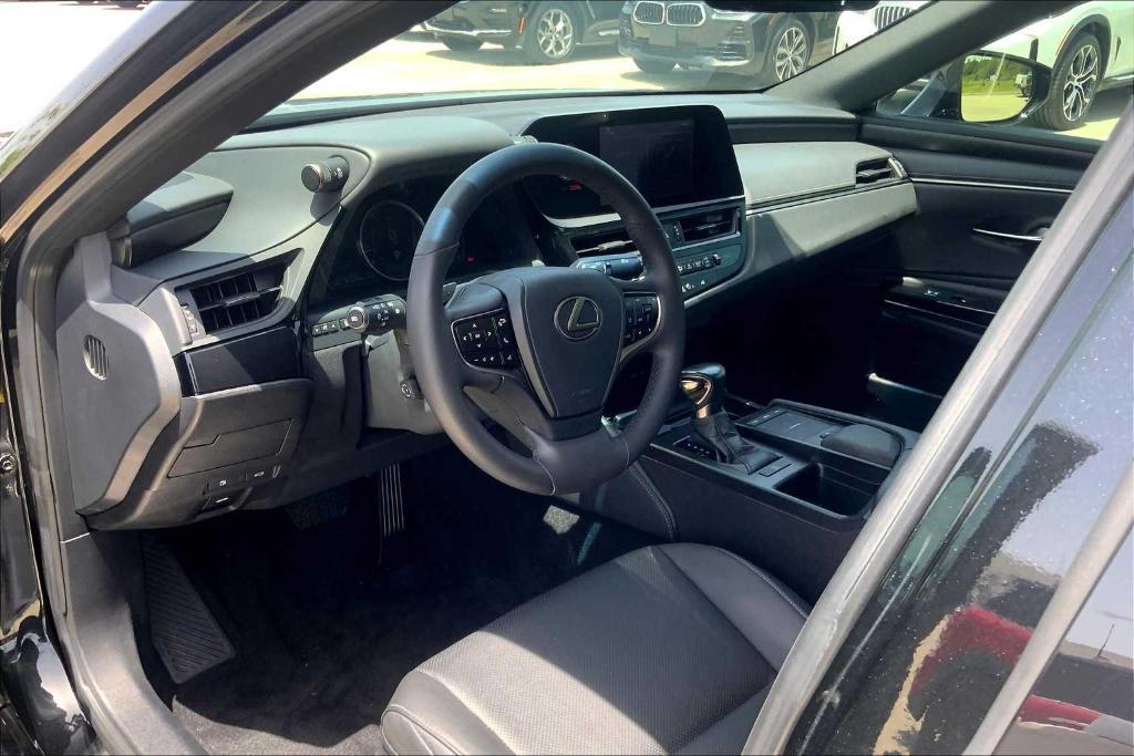 used 2022 Lexus ES 350 car, priced at $32,800