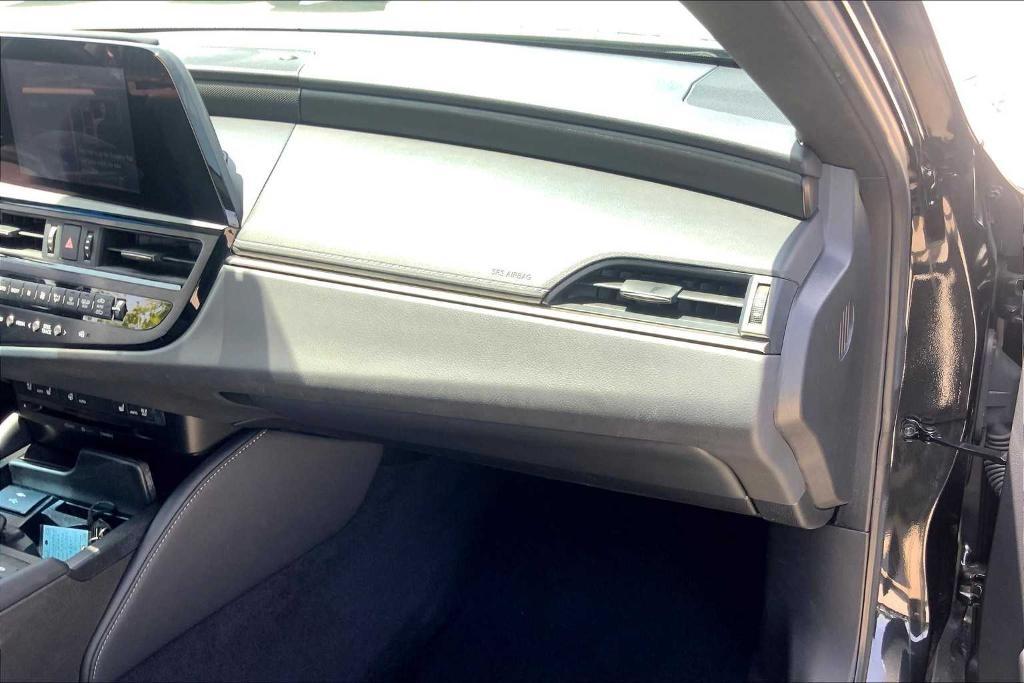 used 2022 Lexus ES 350 car, priced at $32,800