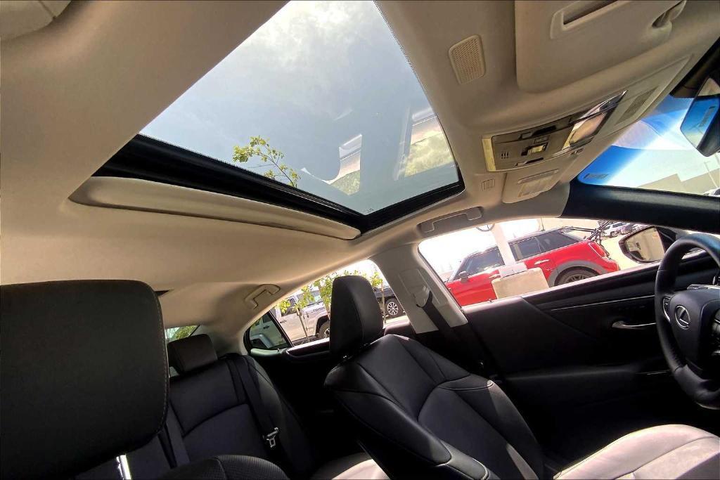 used 2022 Lexus ES 350 car, priced at $32,800