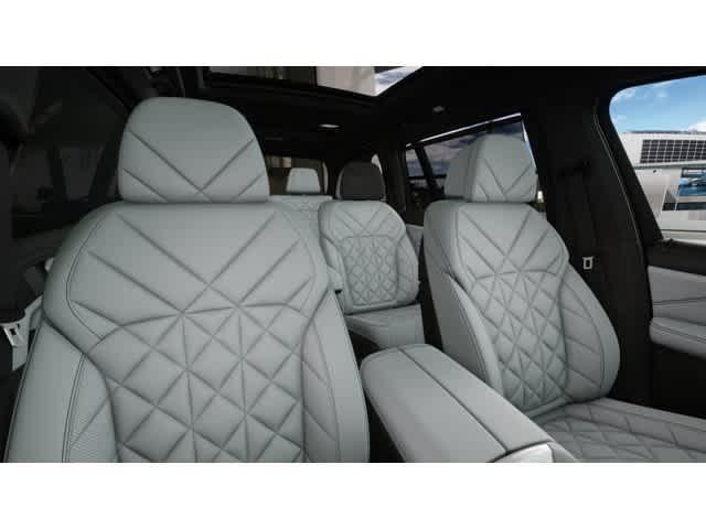 new 2026 BMW X7 car, priced at $100,115