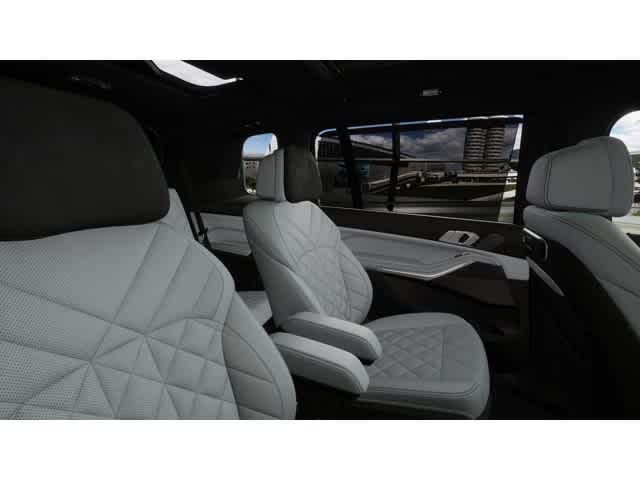 new 2026 BMW X7 car, priced at $100,115