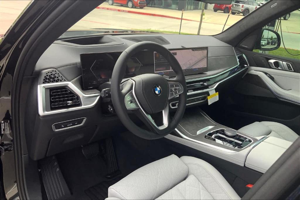 new 2025 BMW X7 car, priced at $91,330
