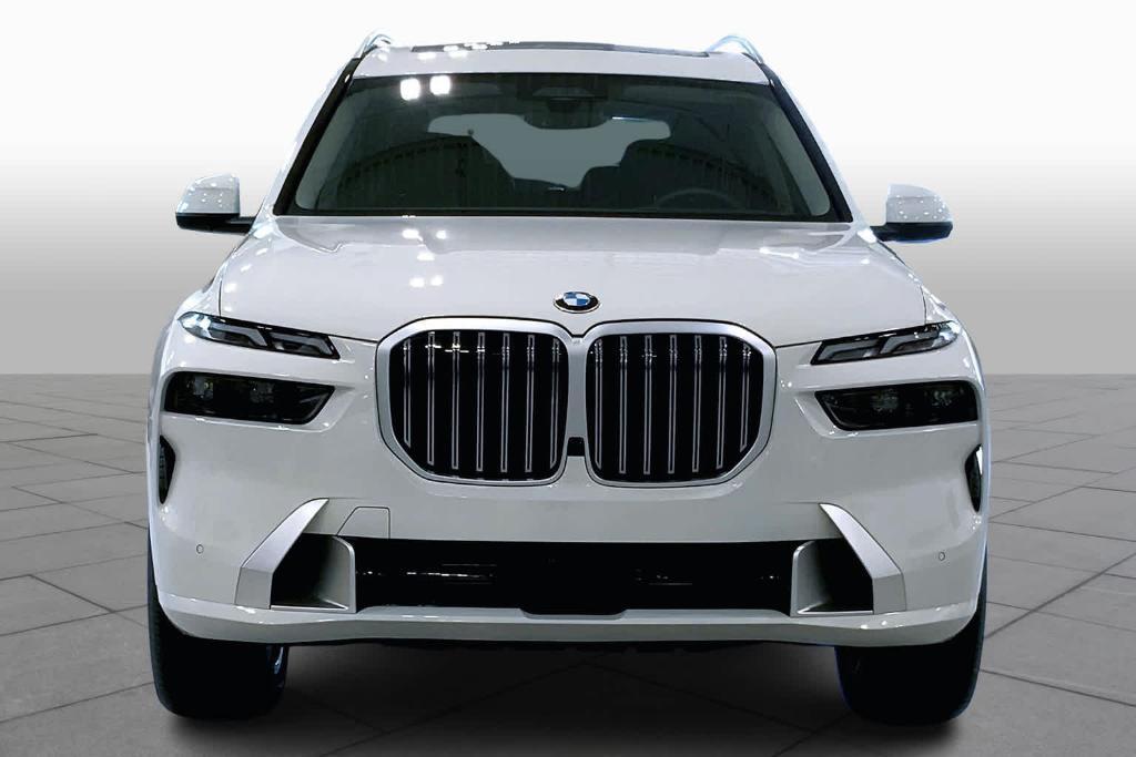 new 2025 BMW X7 car, priced at $92,195