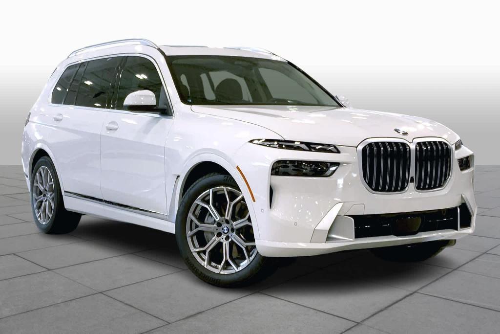 new 2025 BMW X7 car, priced at $92,195