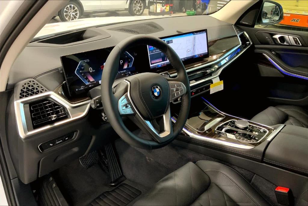 new 2025 BMW X7 car, priced at $92,195