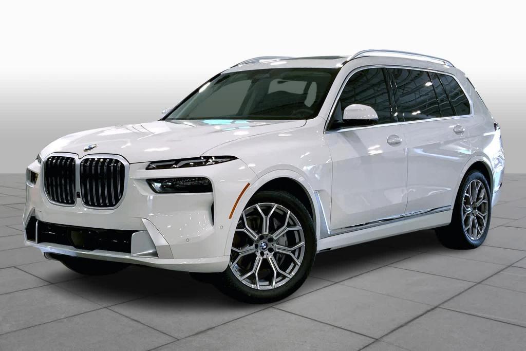 new 2025 BMW X7 car, priced at $92,195