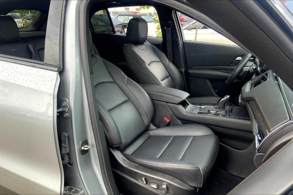 used 2023 Cadillac XT4 car, priced at $28,999