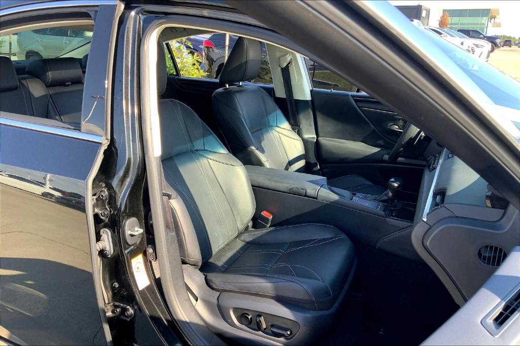 used 2019 Lexus ES 350 car, priced at $28,500