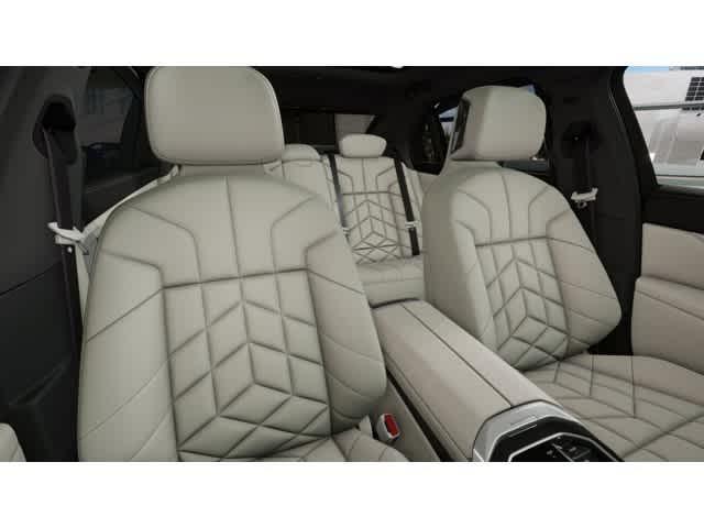 new 2025 BMW 760 car, priced at $134,600