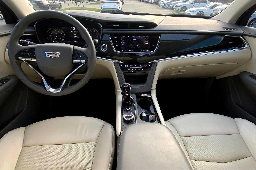 used 2020 Cadillac XT6 car, priced at $25,999