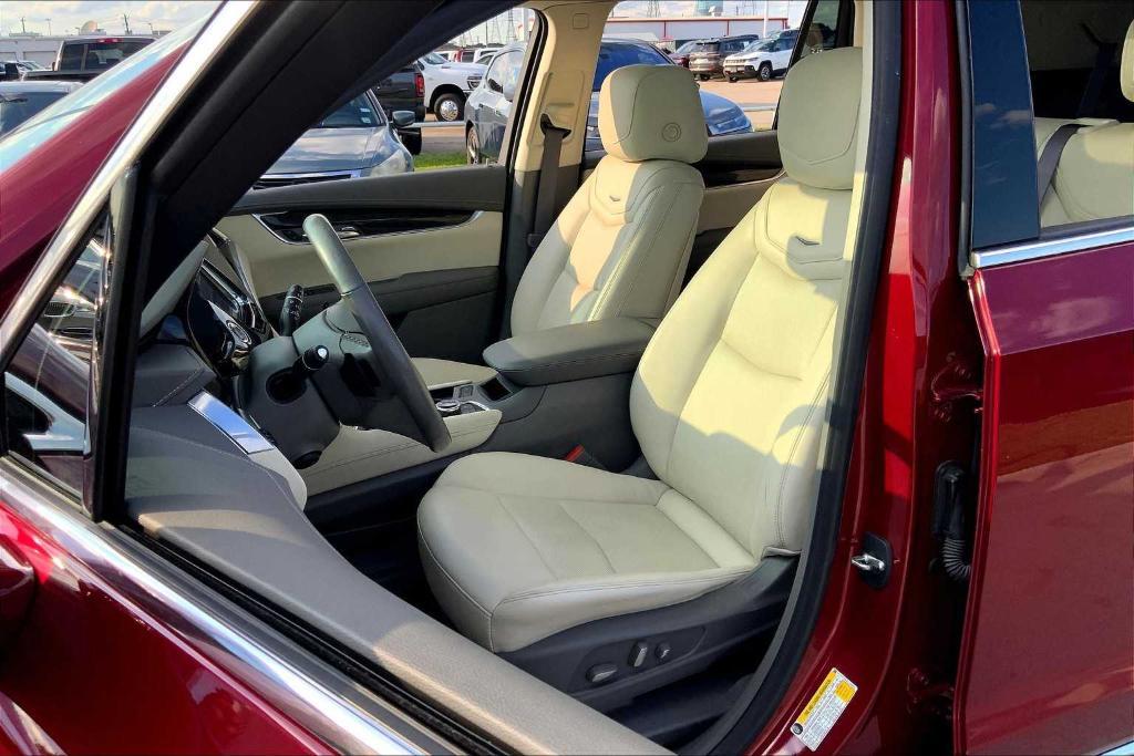 used 2020 Cadillac XT6 car, priced at $25,999