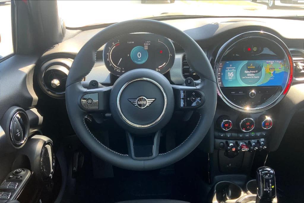 used 2023 MINI Hardtop car, priced at $26,900
