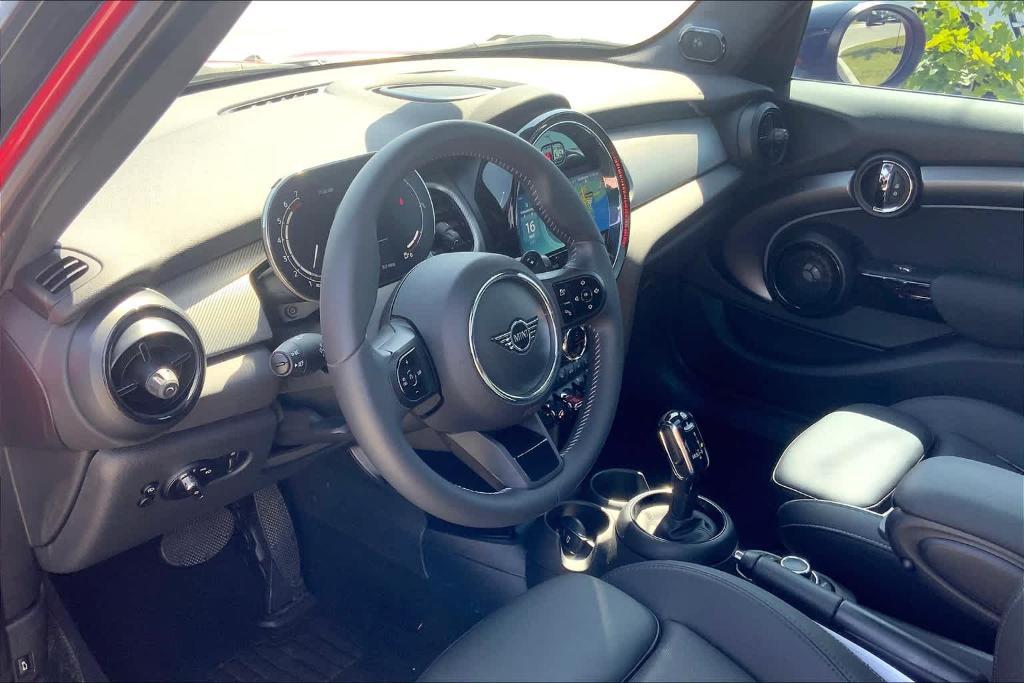 used 2023 MINI Hardtop car, priced at $26,900