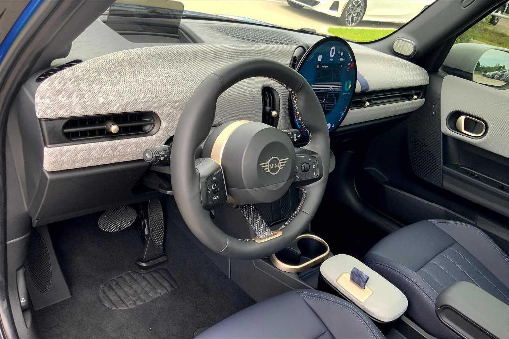 used 2025 MINI Hardtop car, priced at $28,999