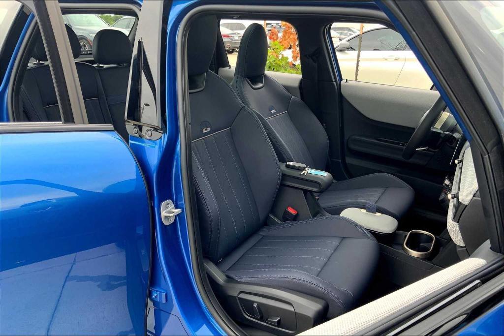 used 2025 MINI Hardtop car, priced at $28,999