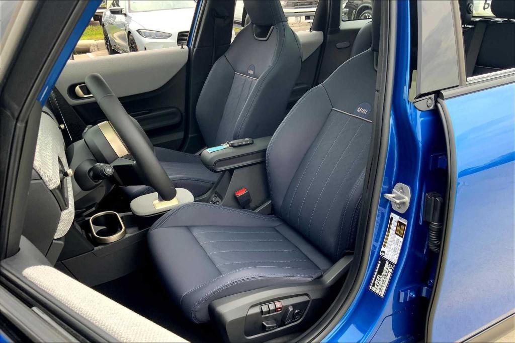 used 2025 MINI Hardtop car, priced at $28,999