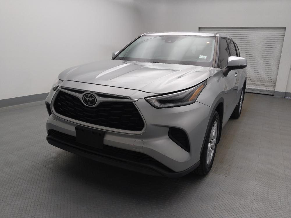 used 2021 Toyota Highlander car, priced at $26,295