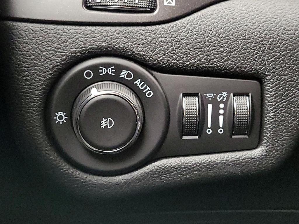 used 2020 Jeep Cherokee car, priced at $25,998