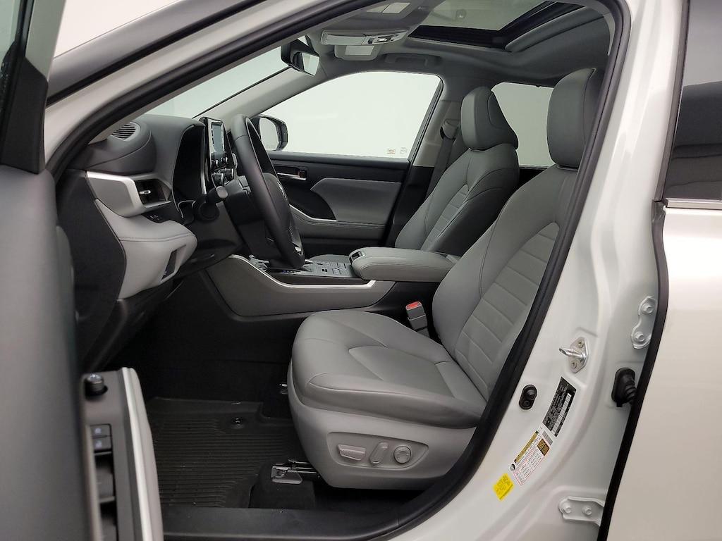 used 2020 Toyota Highlander car, priced at $37,998