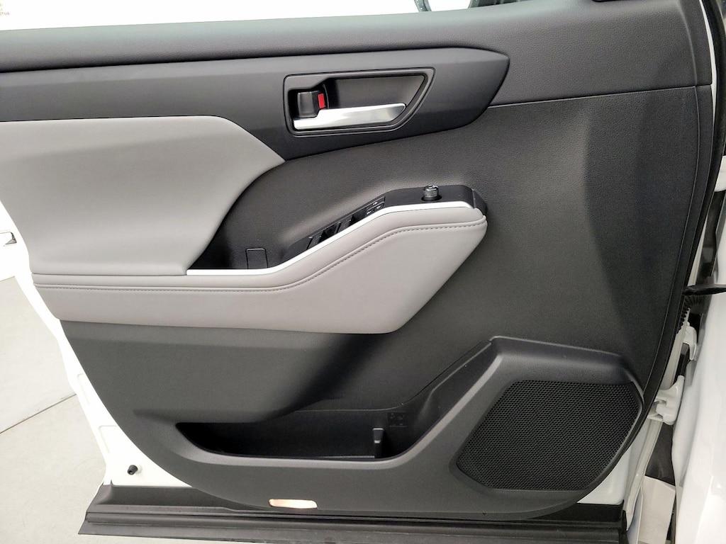 used 2020 Toyota Highlander car, priced at $37,998