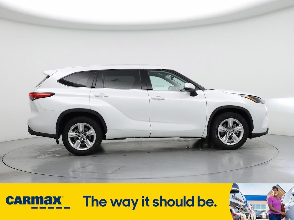 used 2022 Toyota Highlander car, priced at $41,998