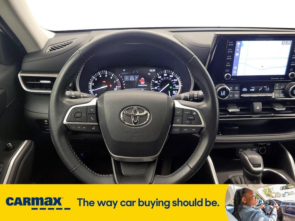used 2022 Toyota Highlander car, priced at $41,998