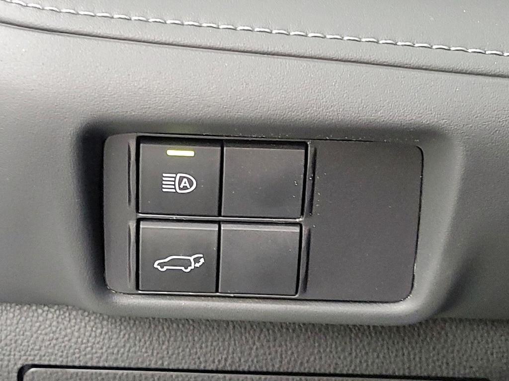 used 2022 Toyota Highlander car, priced at $41,998