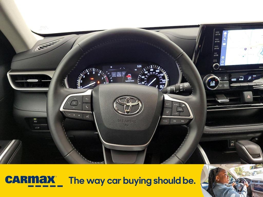 used 2022 Toyota Highlander car, priced at $41,998