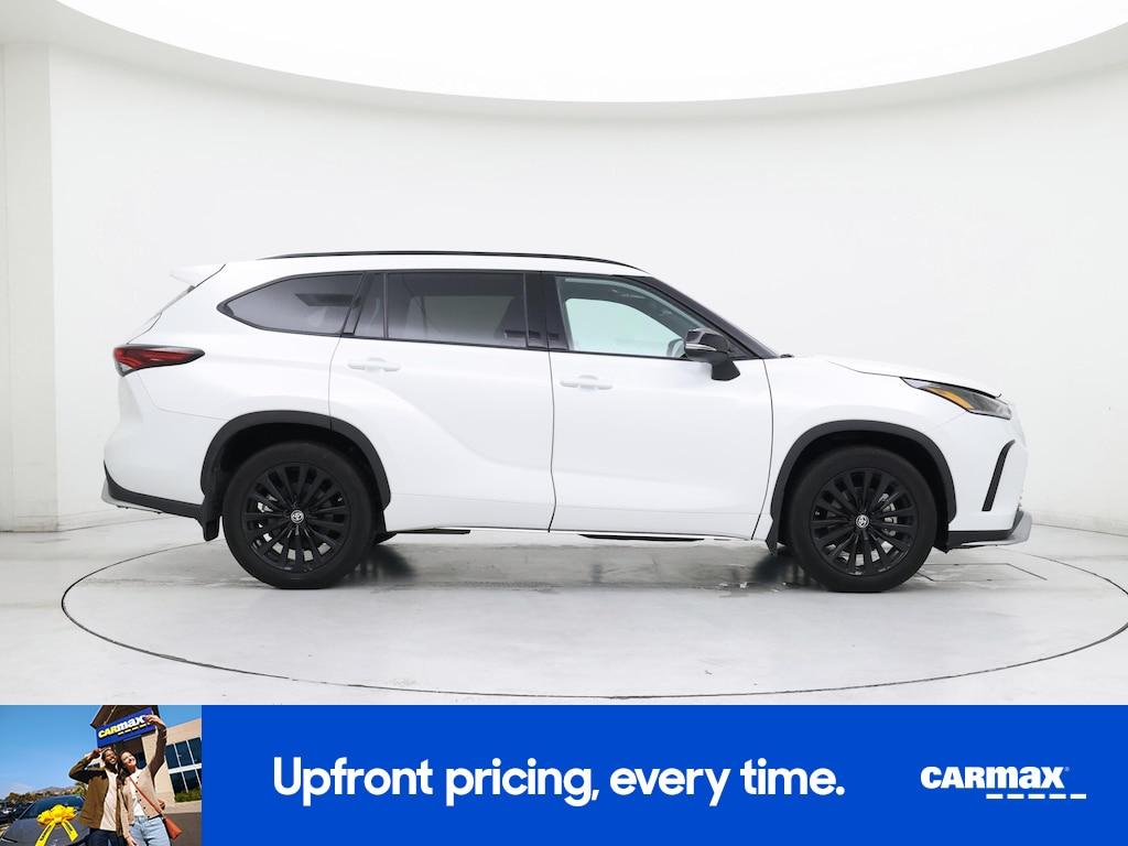 used 2024 Toyota Highlander car, priced at $42,998