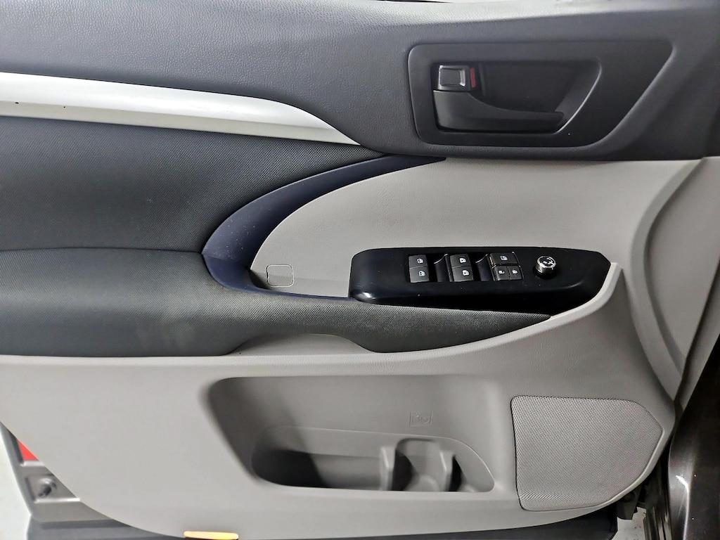 used 2019 Toyota Highlander car, priced at $24,998