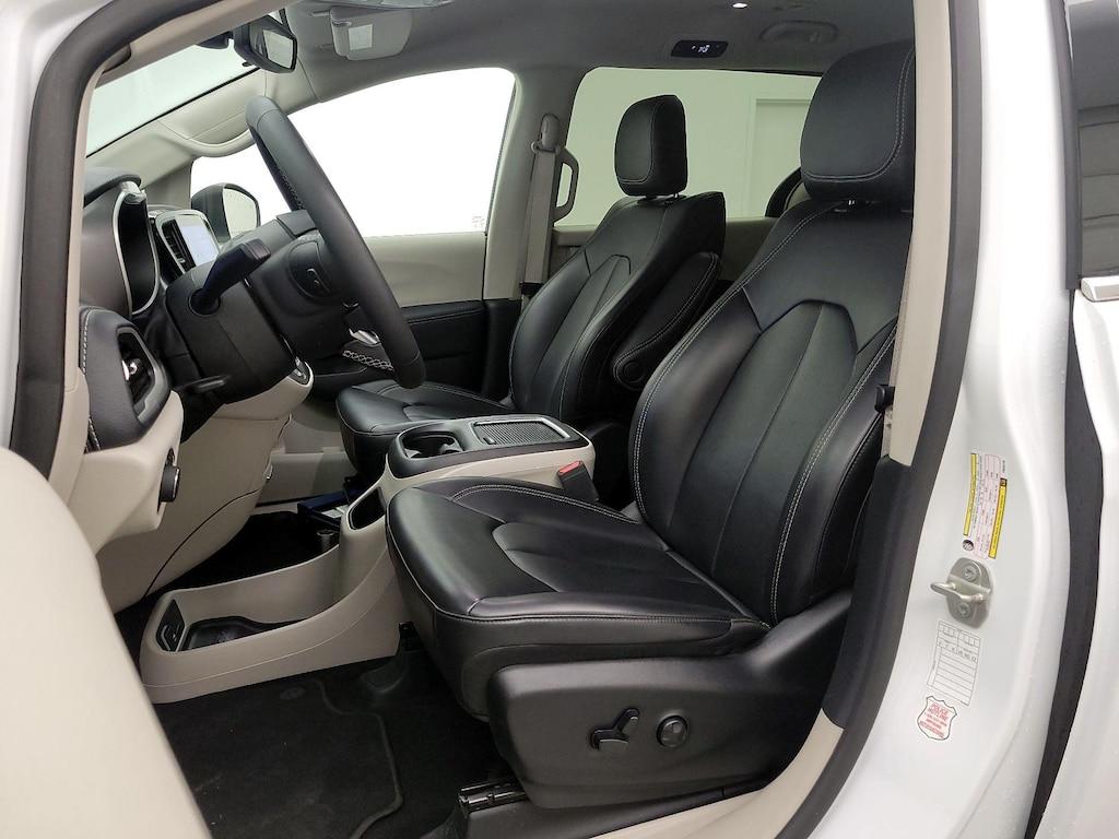 used 2023 Chrysler Pacifica Hybrid car, priced at $29,998