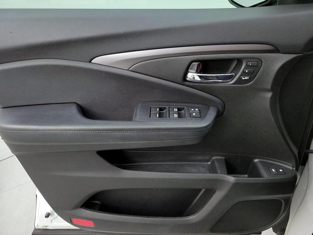 used 2022 Honda Pilot car, priced at $31,998