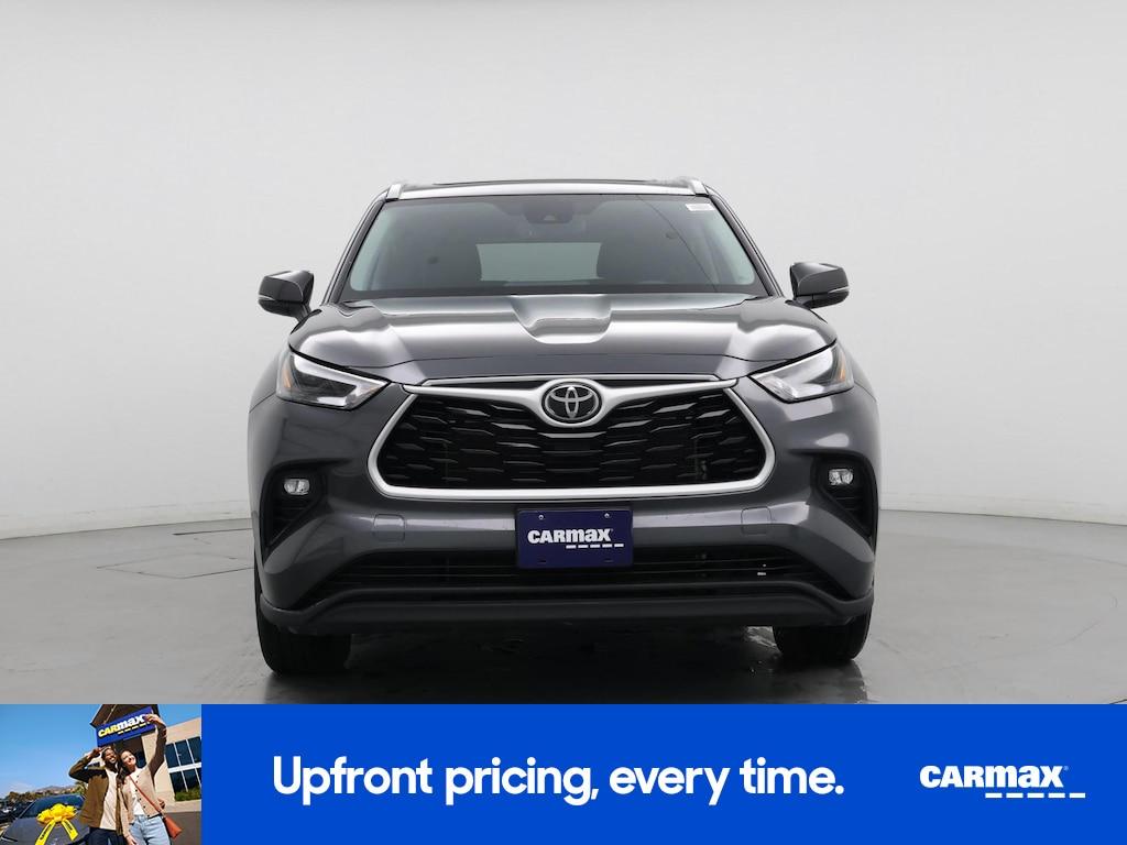 used 2023 Toyota Highlander car, priced at $36,998