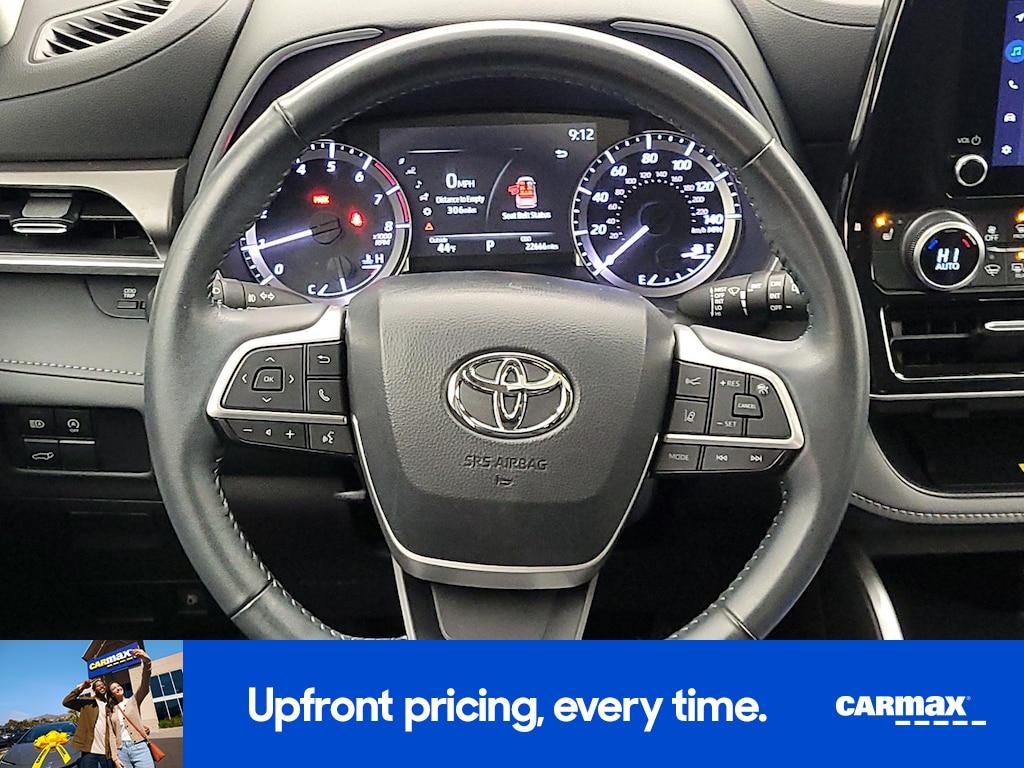 used 2023 Toyota Highlander car, priced at $36,998