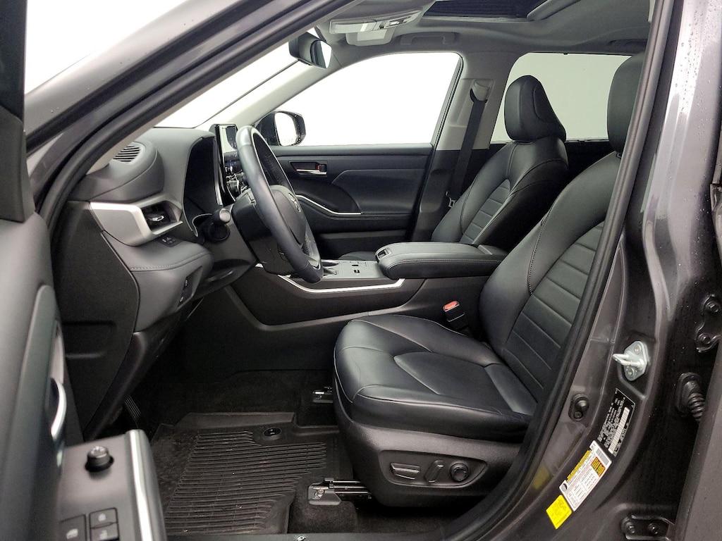 used 2023 Toyota Highlander car, priced at $36,998