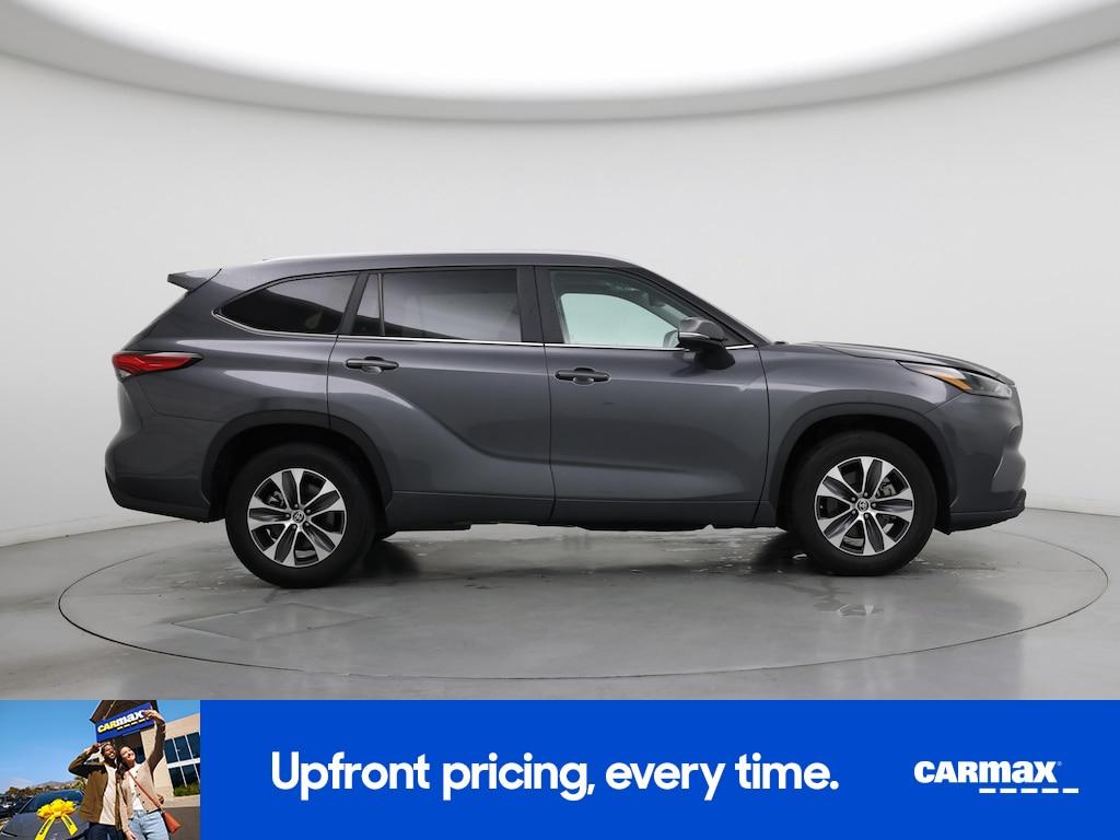 used 2023 Toyota Highlander car, priced at $36,998